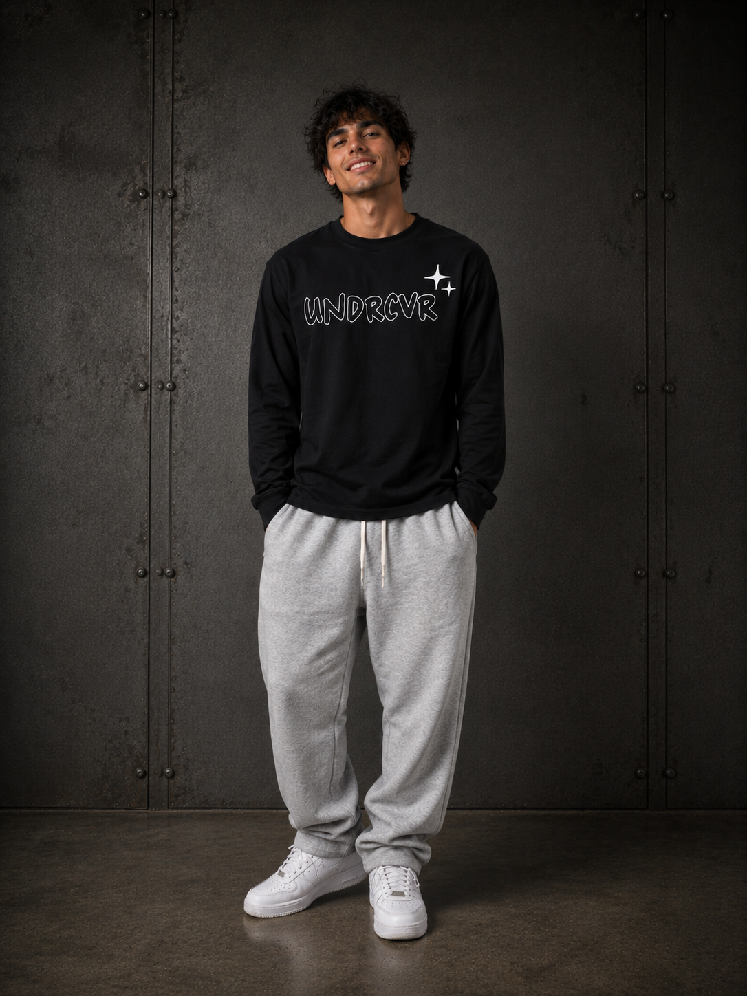UNDRCVR Logo Essential Crewneck